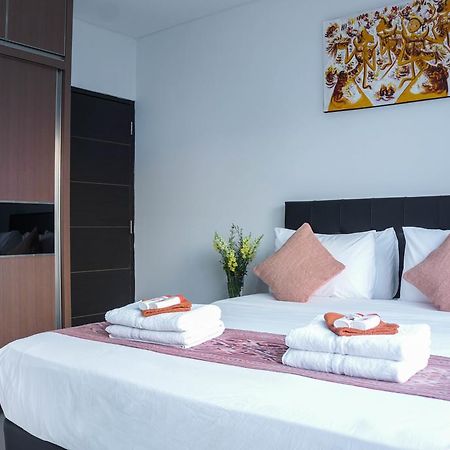 The Cupcake Suites Jakarta Exterior foto